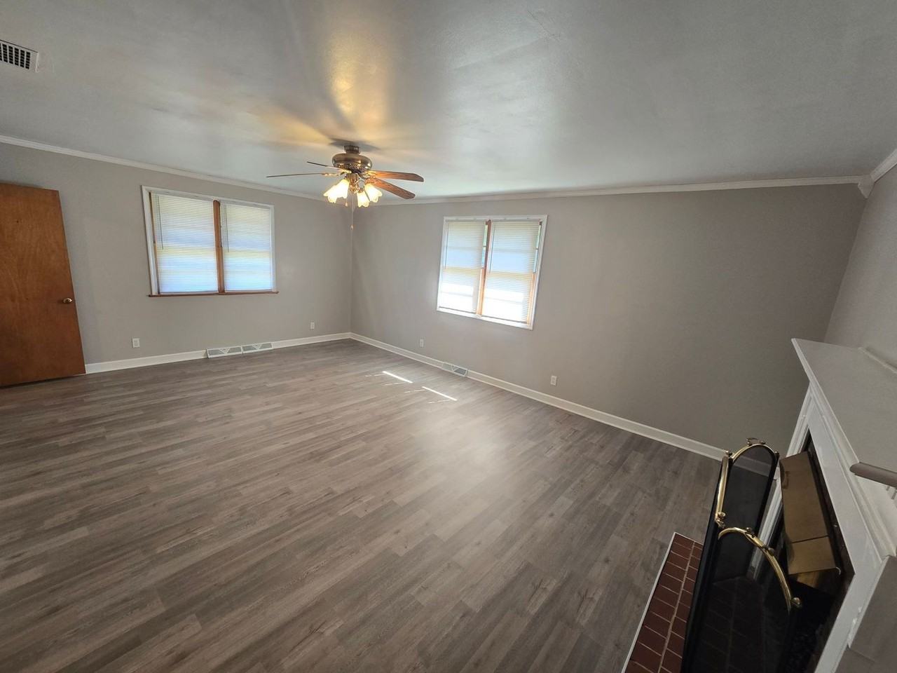 1210 Oakwood Dr - Photo 7 of 9