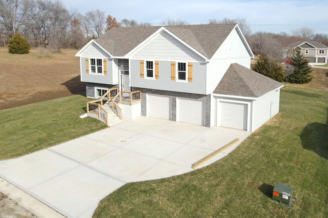 103 Sally Cir - Photo 2 of 26