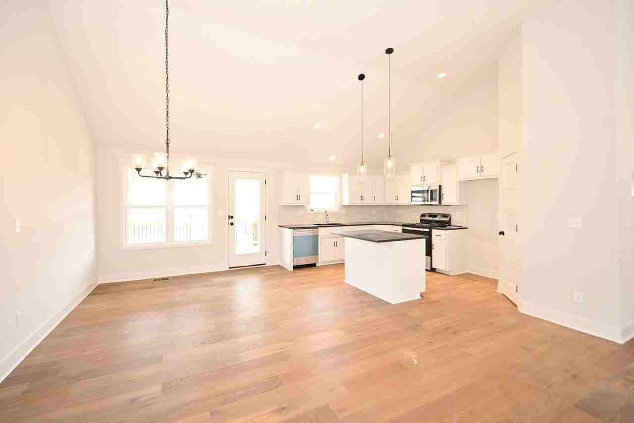 103 Sally Cir - Photo 6 of 26
