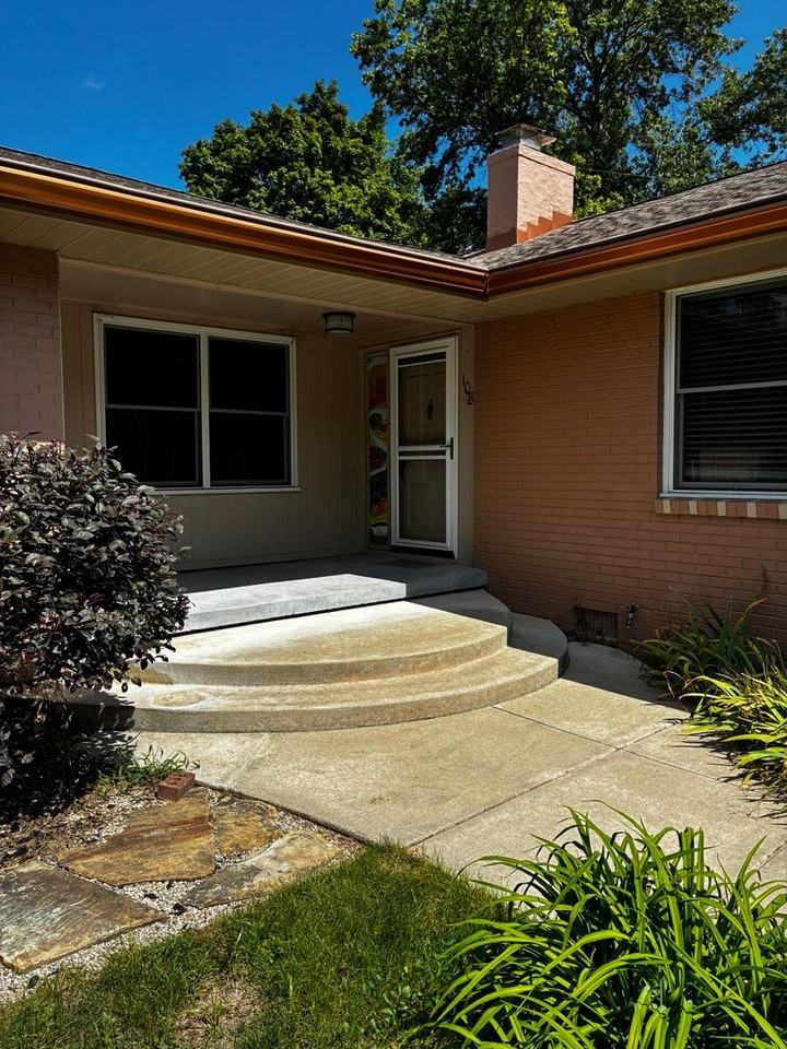 108 Creighton Rd - Photo 3 of 5