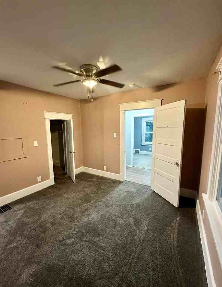 221 W Memorial Dr #1 - Photo 5 of 15