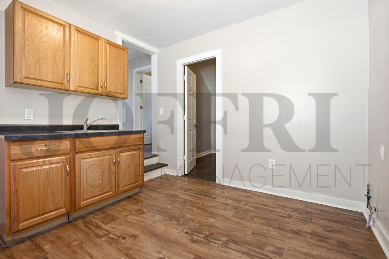 2182 W 29th St Frnt Up - Photo 3 of 11