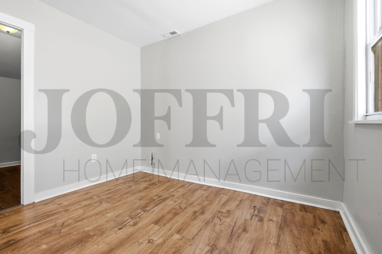 2182 W 29th St Frnt Up - Photo 5 of 11