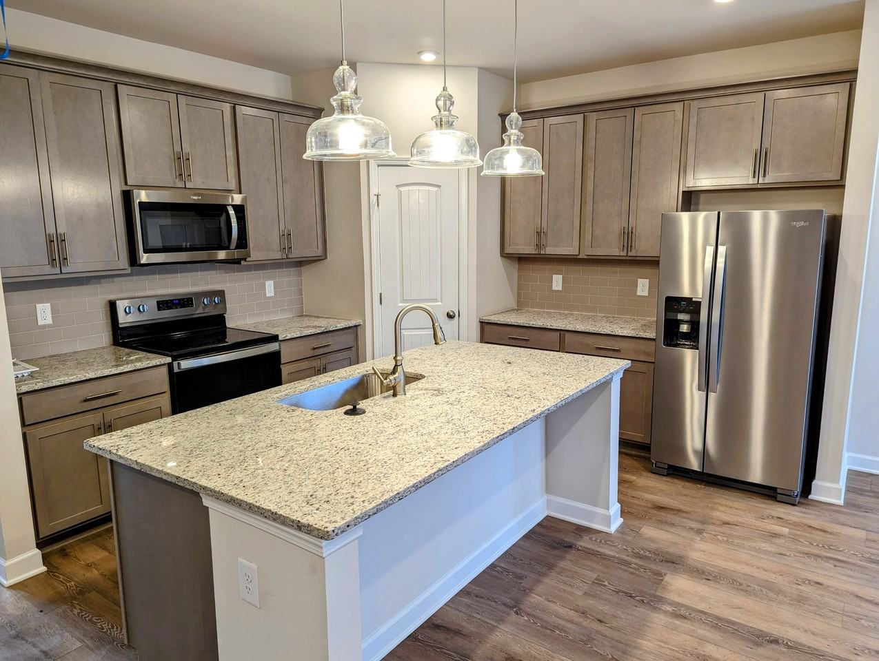 534 Medwyk Dr #534 - Photo 3 of 14