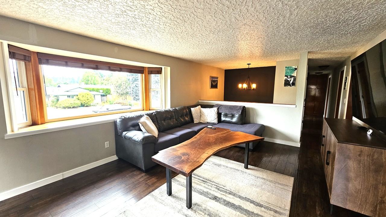 2521 Ne 47th St #1 - Photo 3 of 17