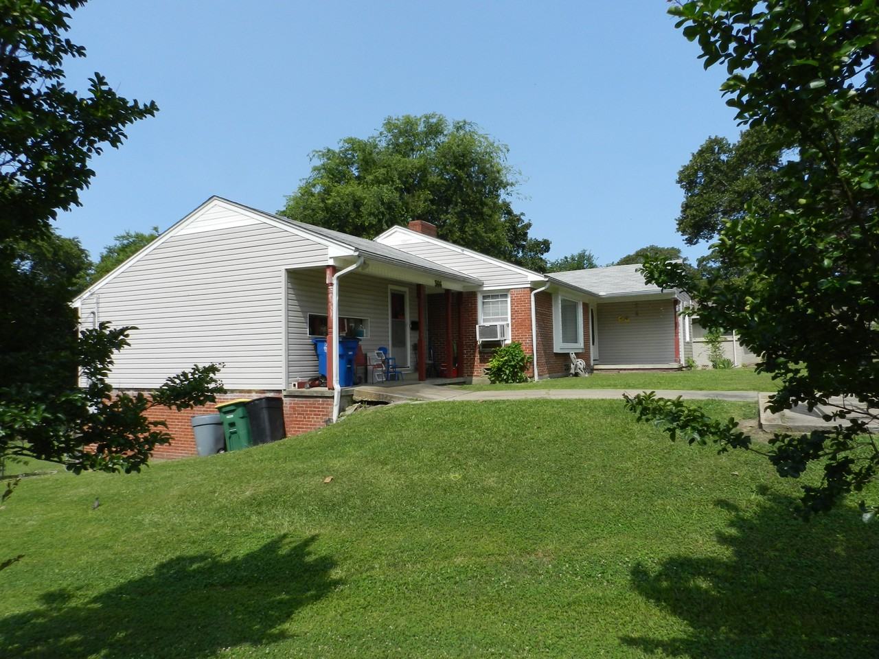 366 Goshen Ave #A - Photo 5 of 19