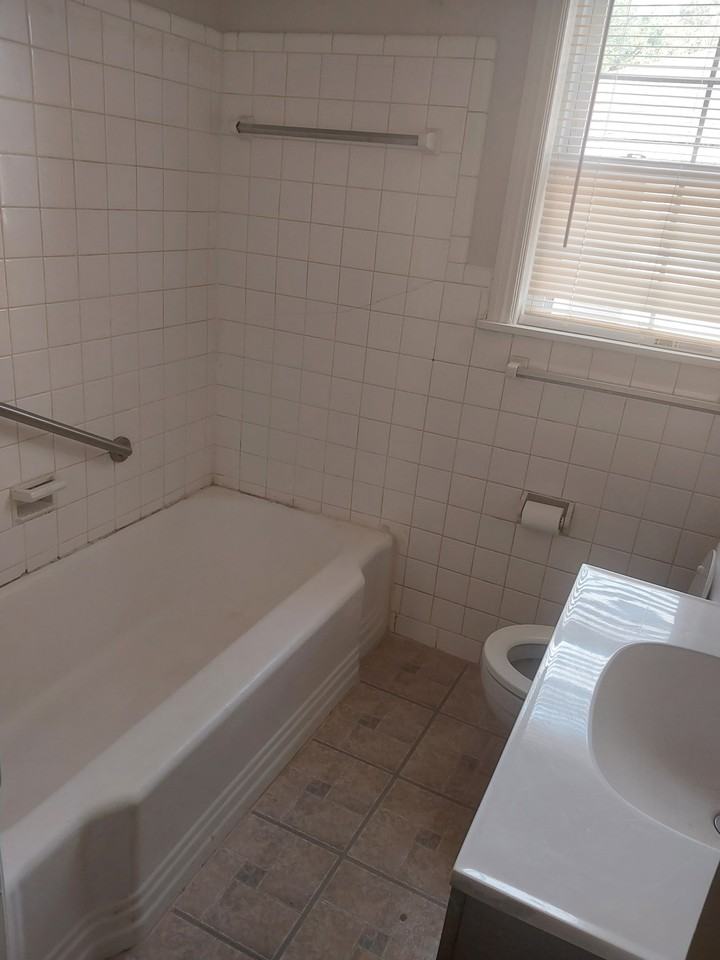 366 Goshen Ave #A - Photo 7 of 19