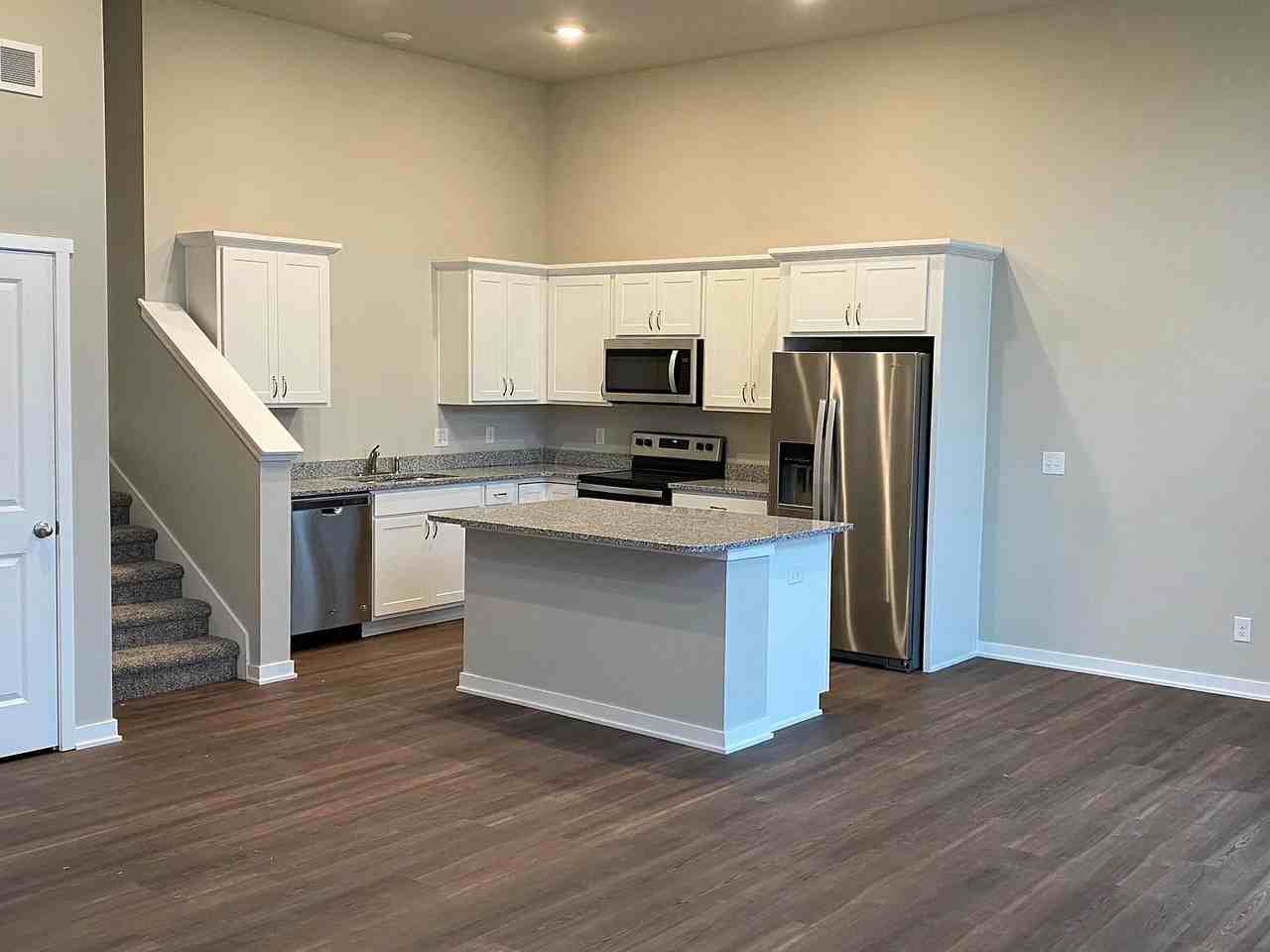 918 Ne Traverse Dr #0 - Photo 3 of 10