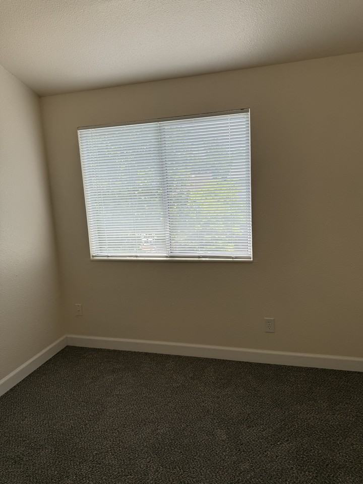 619 24th Street Southeast #J - Photo 7 of 15