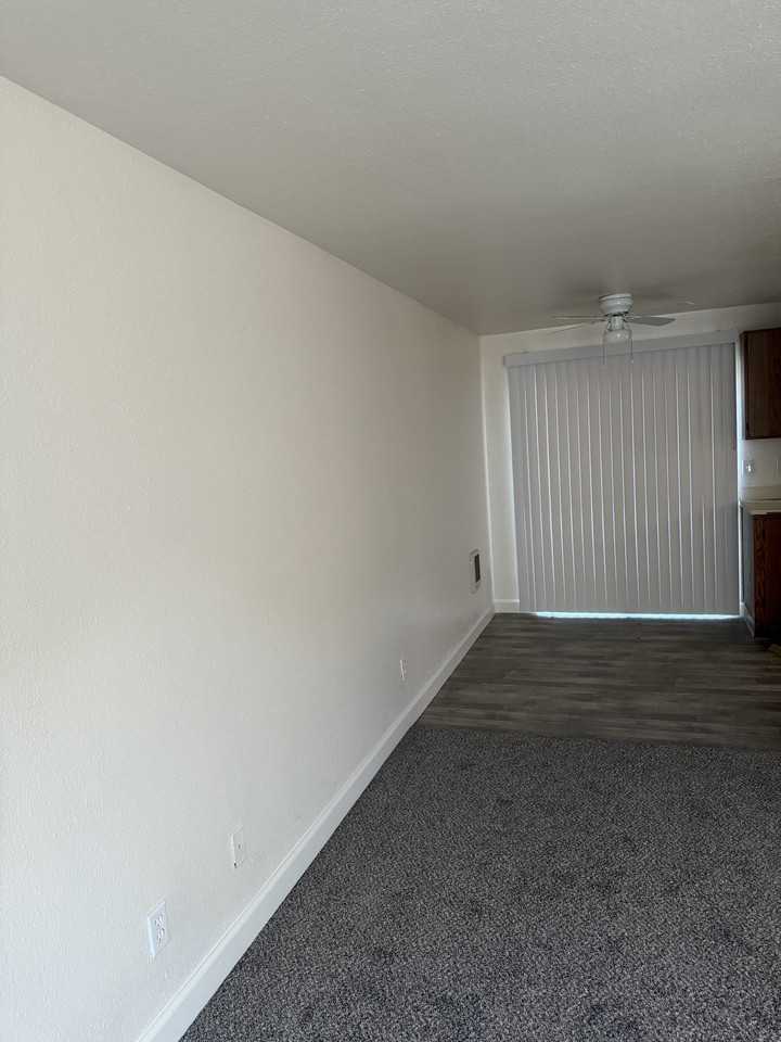 619 24th Street Southeast #J - Photo 2 of 15
