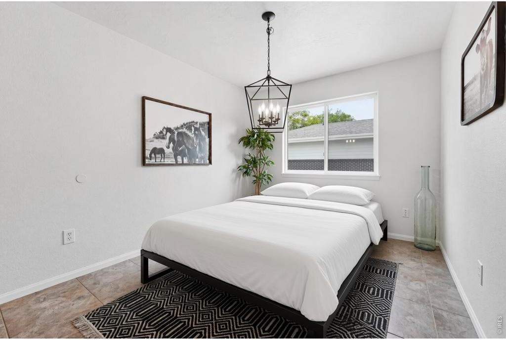 2525 50th Ave - Photo 2 of 11