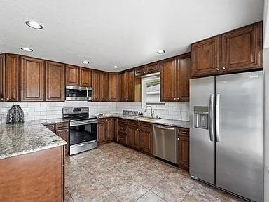2525 50th Ave - Photo 3 of 11