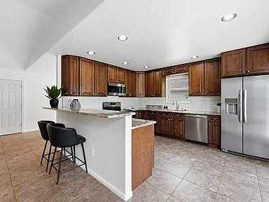 2525 50th Ave - Photo 4 of 11