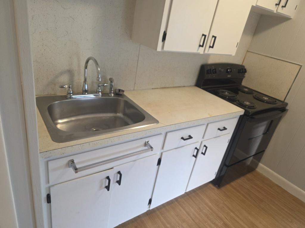 224 Tripp St - Photo 3 of 12