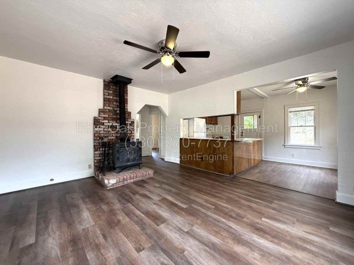 1240 Chestnut St #A - Photo 2 of 10