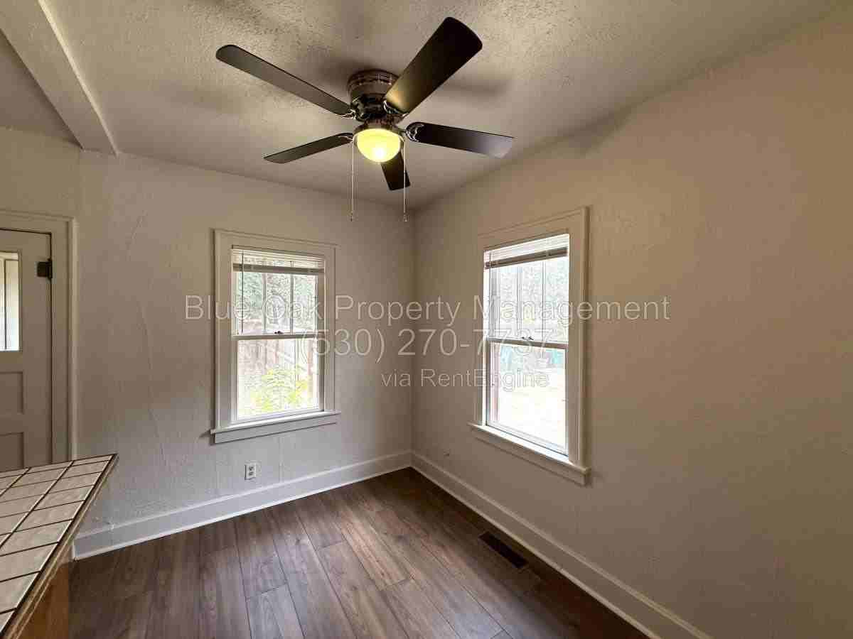 1240 Chestnut St #A - Photo 5 of 10