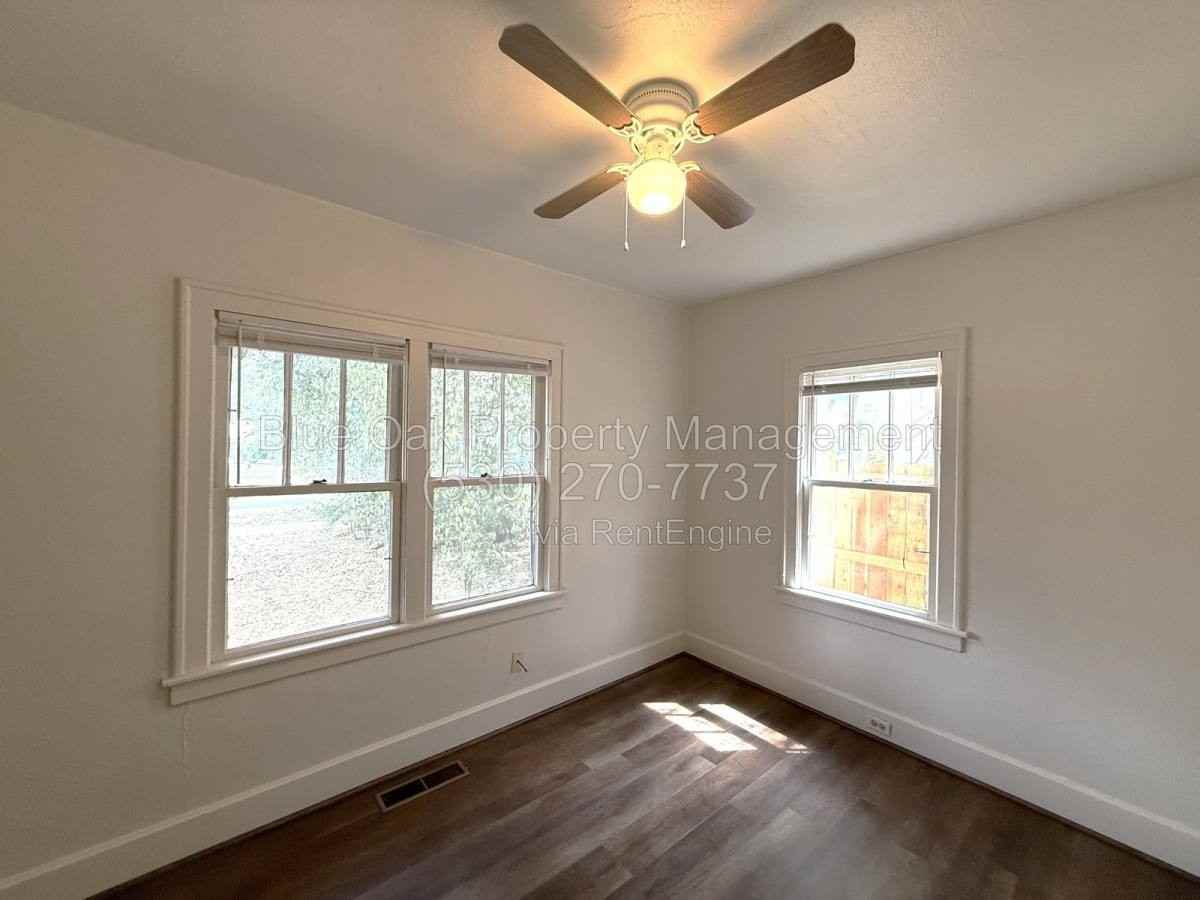 1240 Chestnut St #A - Photo 6 of 10