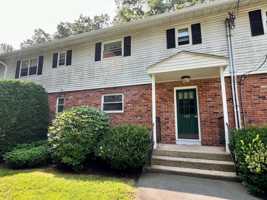 featured image of 484 Oak Ave