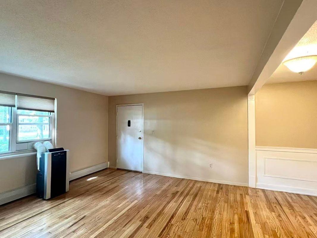 484 Oak Ave - Photo 7 of 15