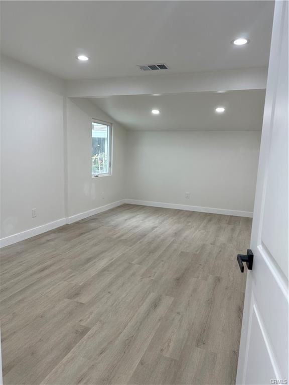 2519 1/2 Hope St - Photo 4 of 6