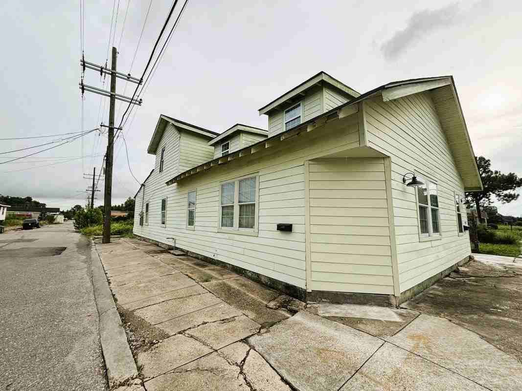 4032 N Miro St - Photo 3 of 11