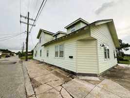 featured image of 4032 N Miro St