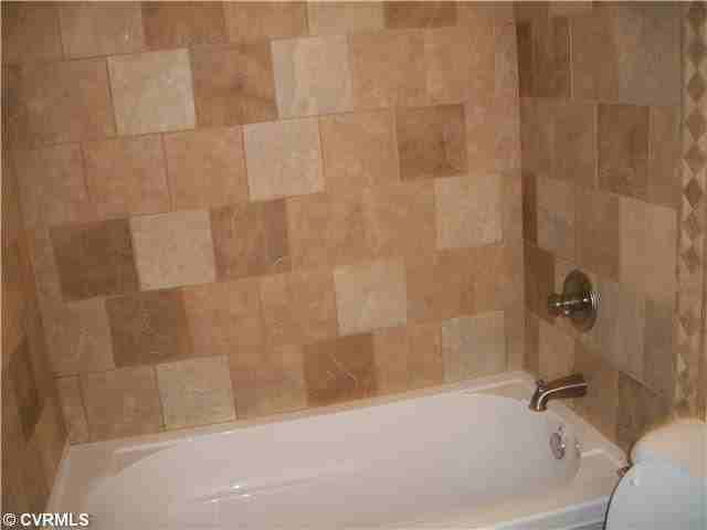 3921 Breezy Ct - Photo 3 of 5
