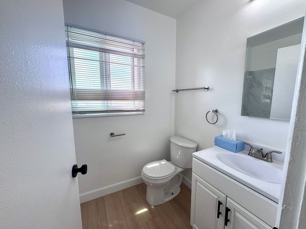 2504 W 85th St - Photo 5 of 9