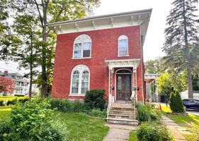 featured image of 210 Locust St