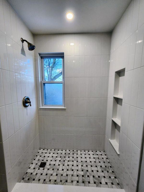 676 Parsells Ave - Photo 4 of 17