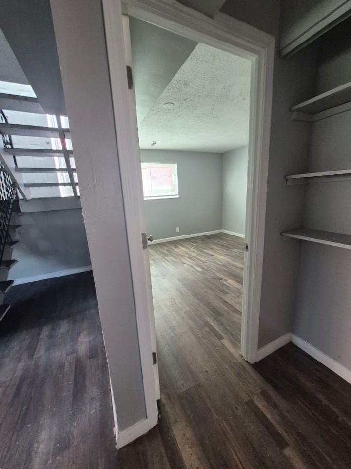 7844 Glen Orchard Drive - Photo 7 of 23