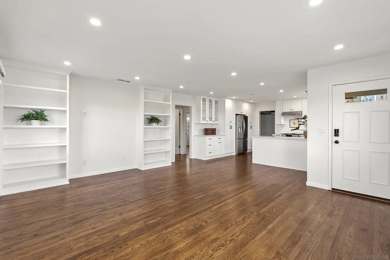 4325 Long Branch Ave - Photo 3 of 20