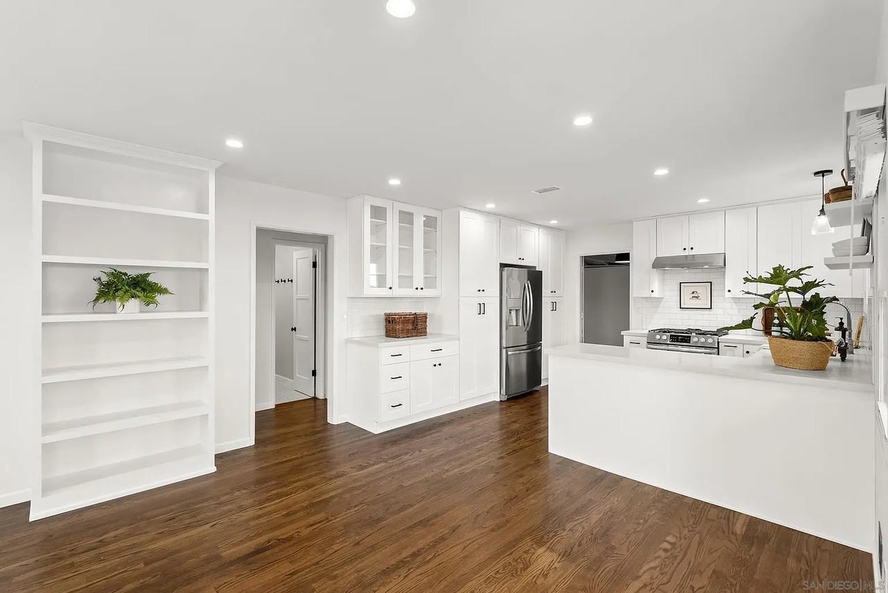4325 Long Branch Ave - Photo 6 of 20