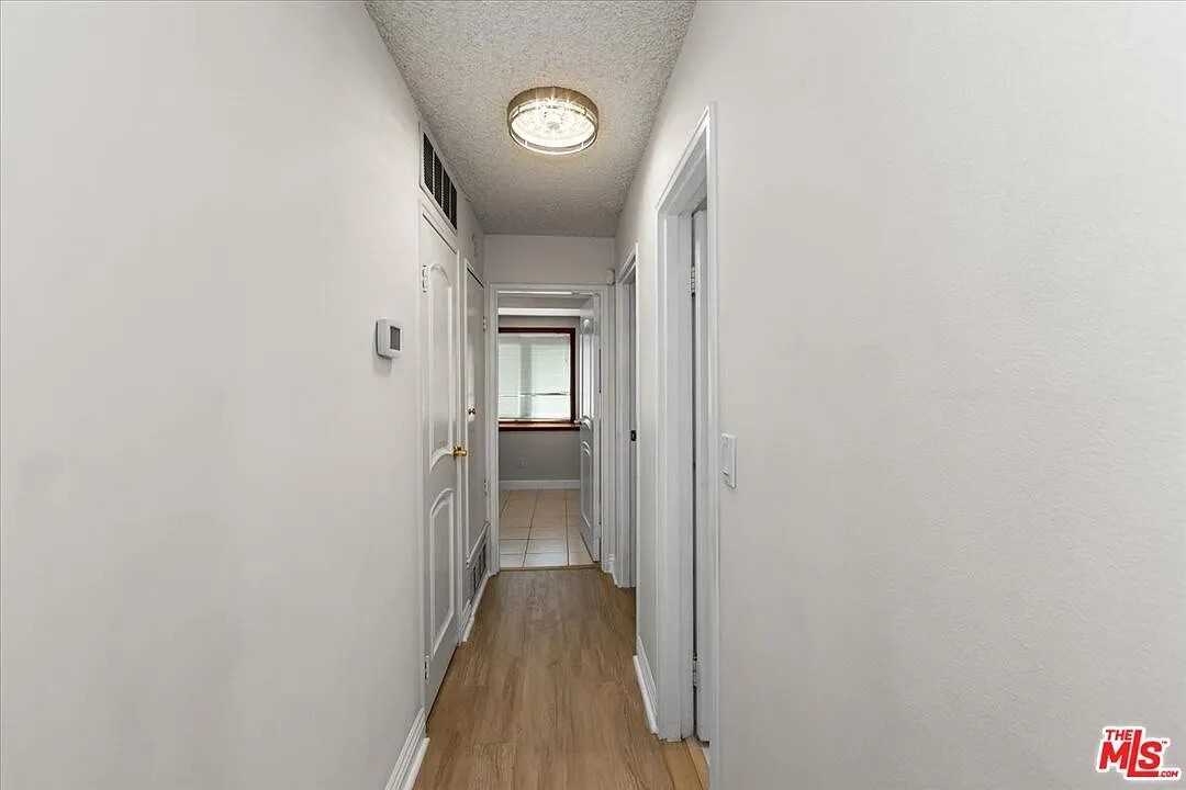 23032 Mobile St - Photo 6 of 18