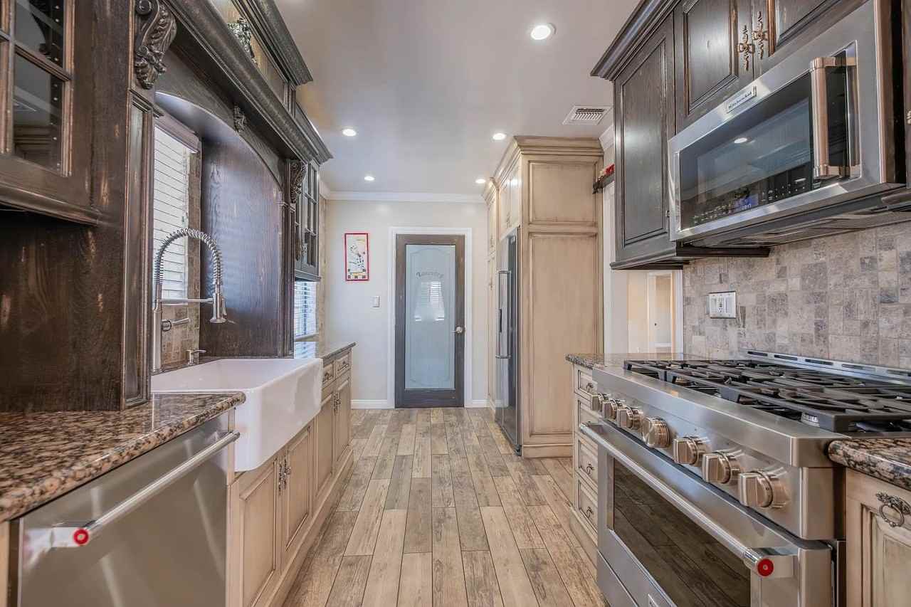 8538 Remick Ave - Photo 3 of 16