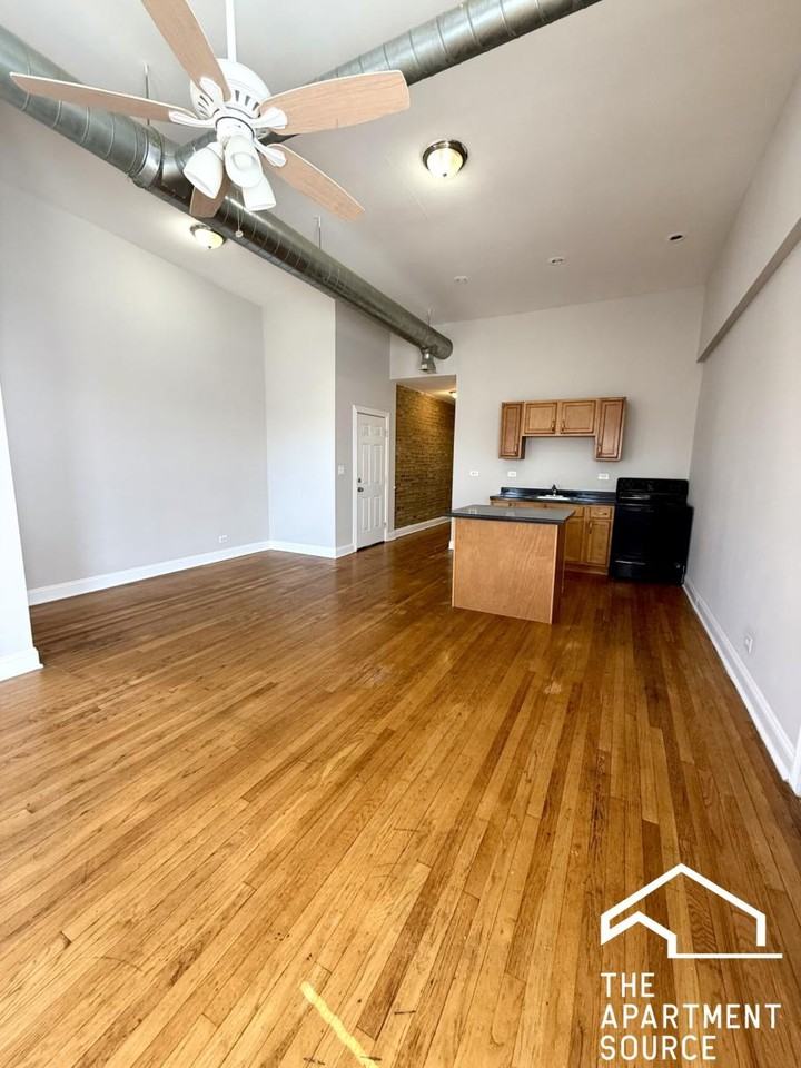 6911 S Paxton Ave #2 - Photo 2 of 14