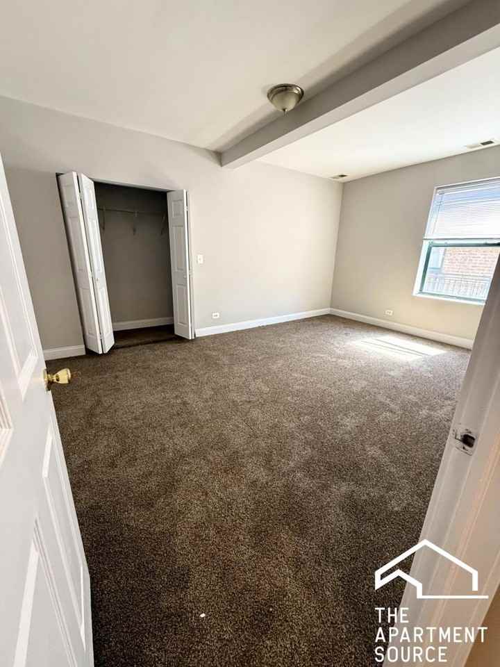 6911 S Paxton Ave #2 - Photo 4 of 14