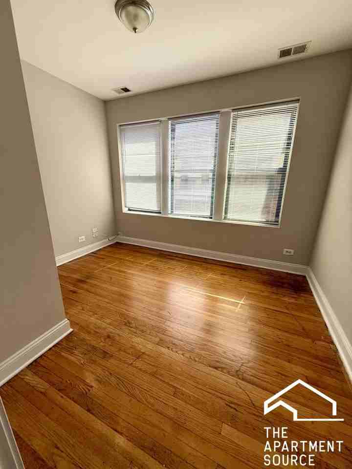 6911 S Paxton Ave #2 - Photo 5 of 14