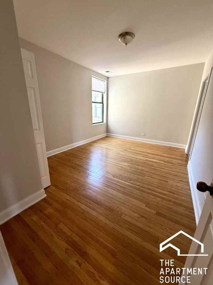 6911 S Paxton Ave #2 - Photo 6 of 14
