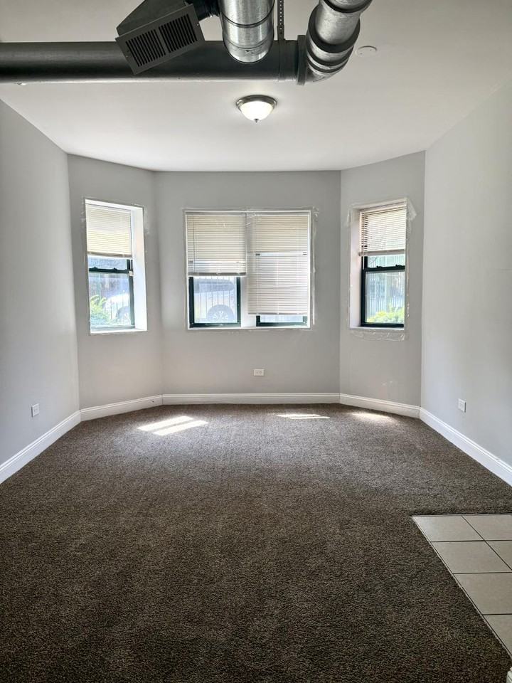 6903 S Paxton Ave #G - Photo 4 of 11