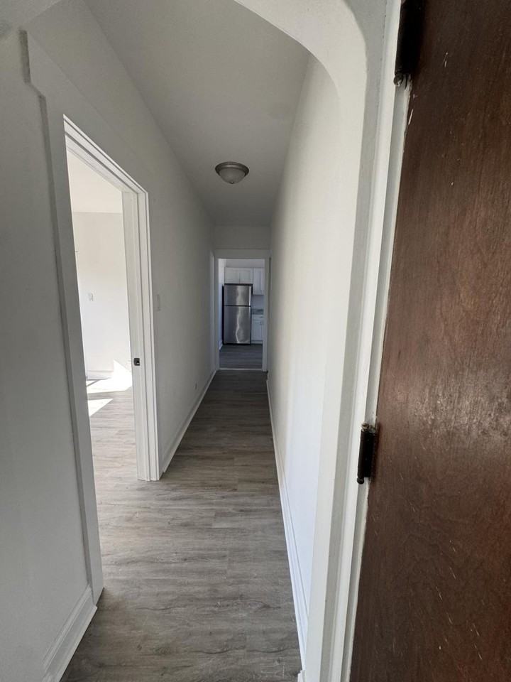 1650 W Morse Ave #3 - Photo 7 of 12