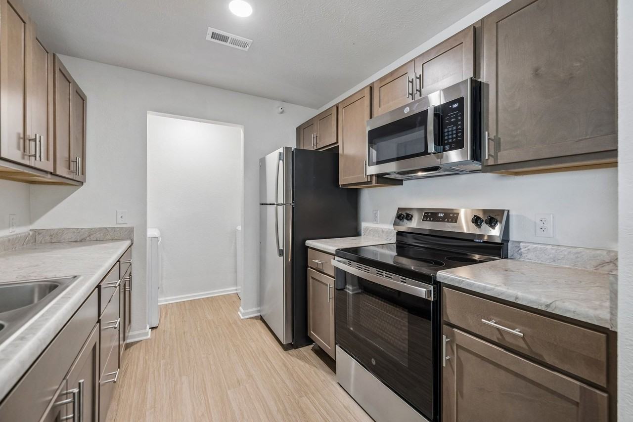 Cottonwood Creek Apartments - Photo 3 of 50