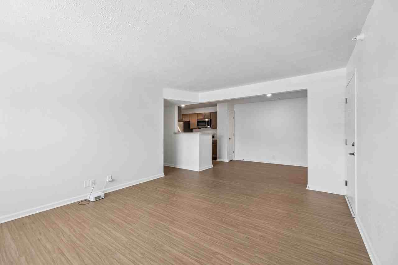Cottonwood Creek Apartments - Photo 7 of 50