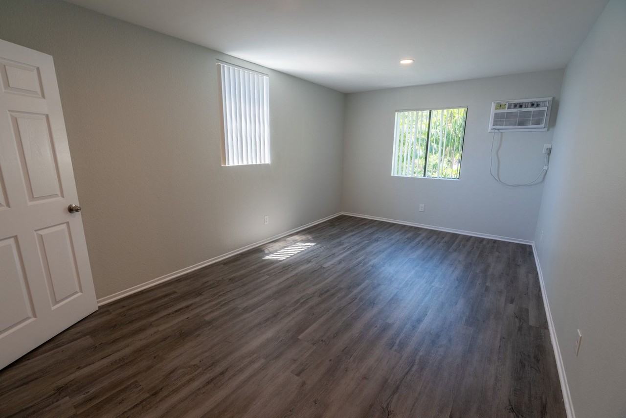 226 South Serrano - Photo 6 of 41
