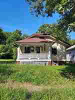 featured image of 853 N College St