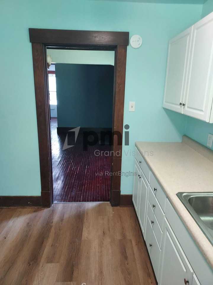853 N College St - Photo 6 of 24