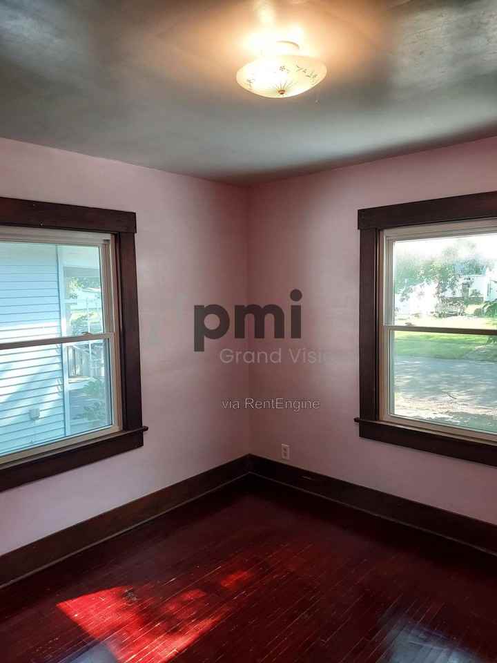 853 N College St - Photo 7 of 24