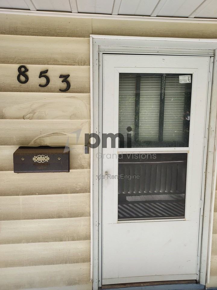 853 N College St - Photo 2 of 24