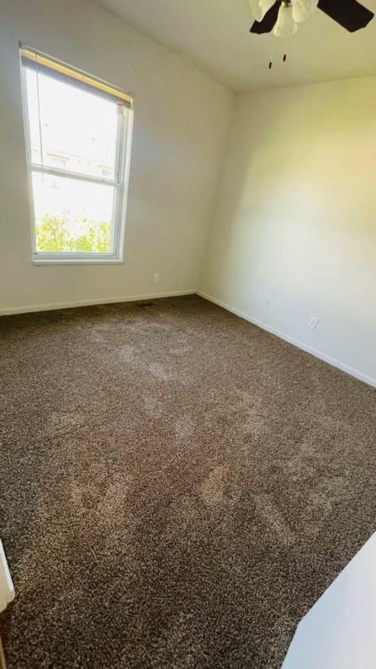 Eleven Oaks Apartments - Photo 7 of 9