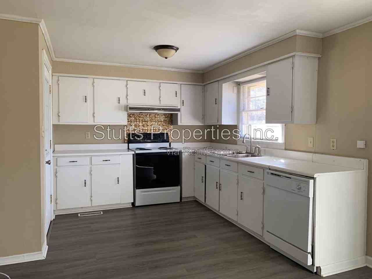 118 Shoals Blvd - Photo 3 of 13